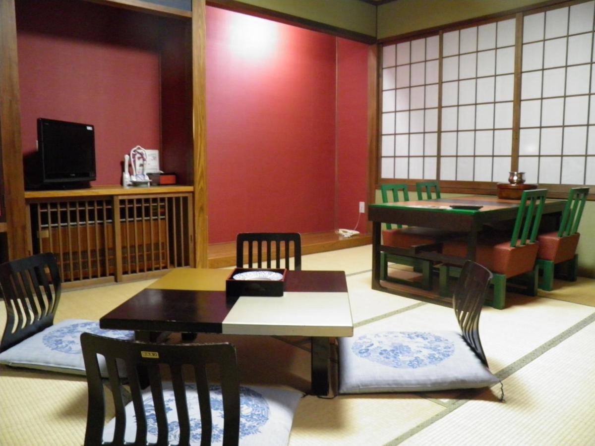 Wakanoyu Chikuma Phòng bức ảnh